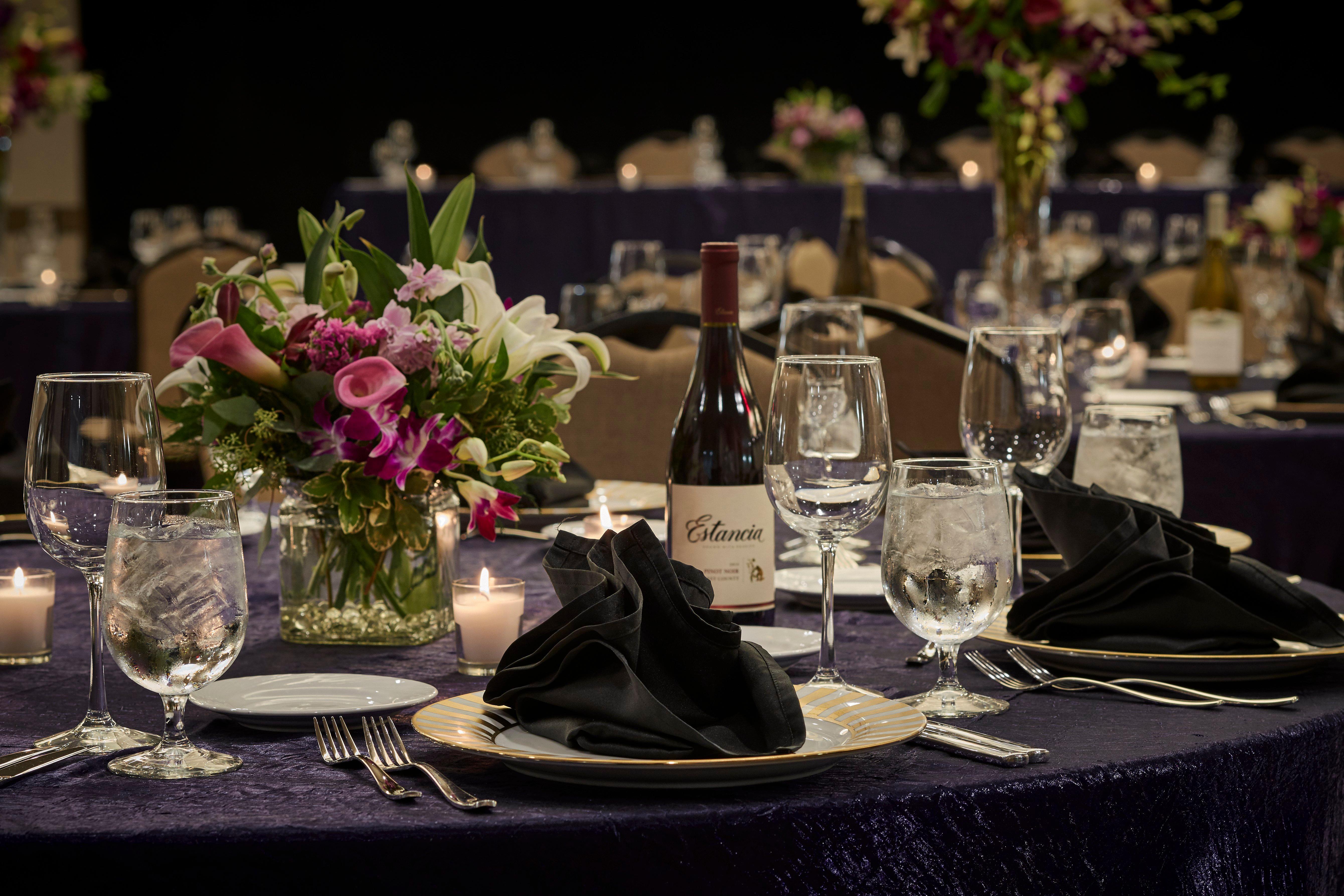 Holiday Inn Alexandria At Carlyle By Ihg Exterior foto