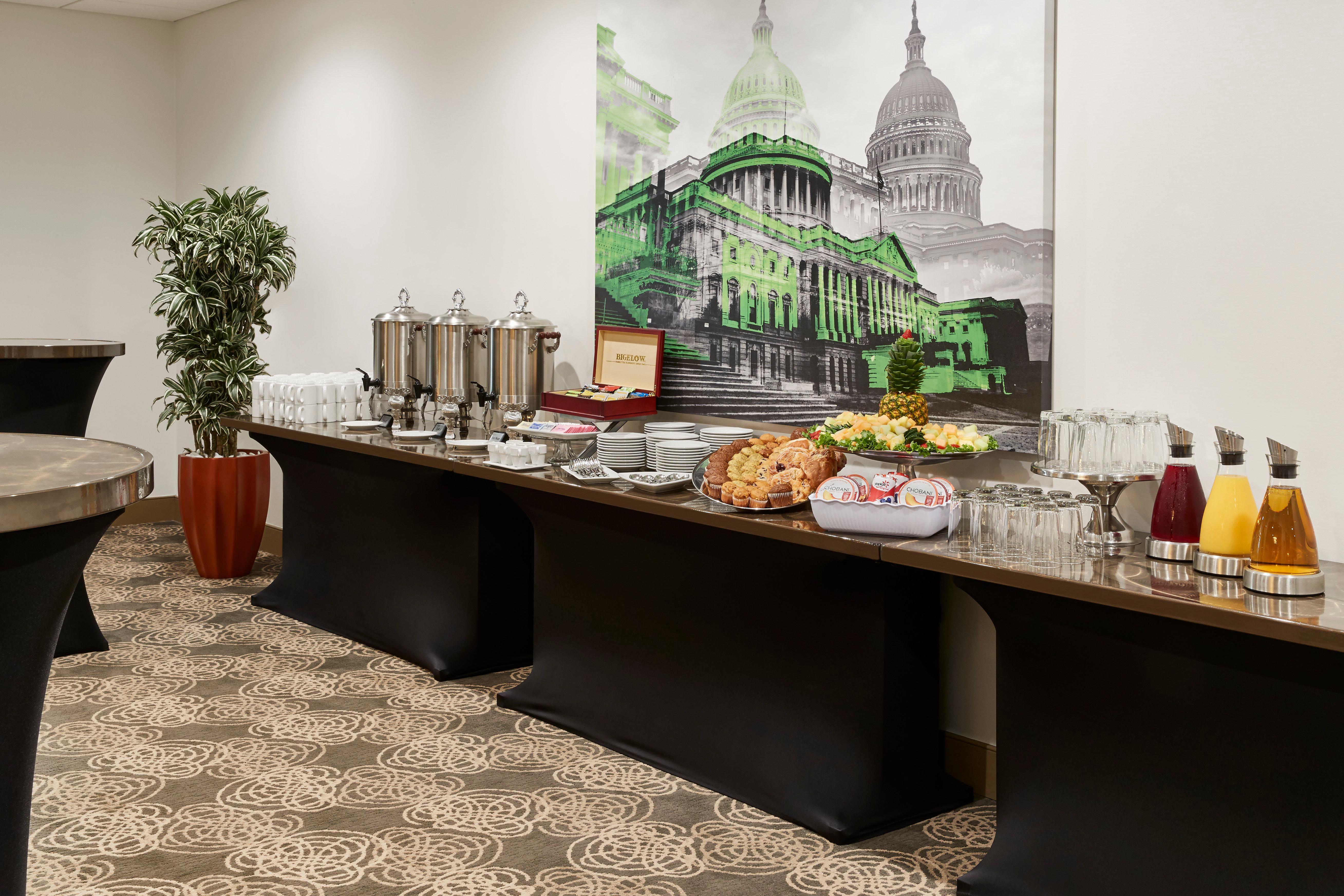 Holiday Inn Alexandria At Carlyle By Ihg Exterior foto