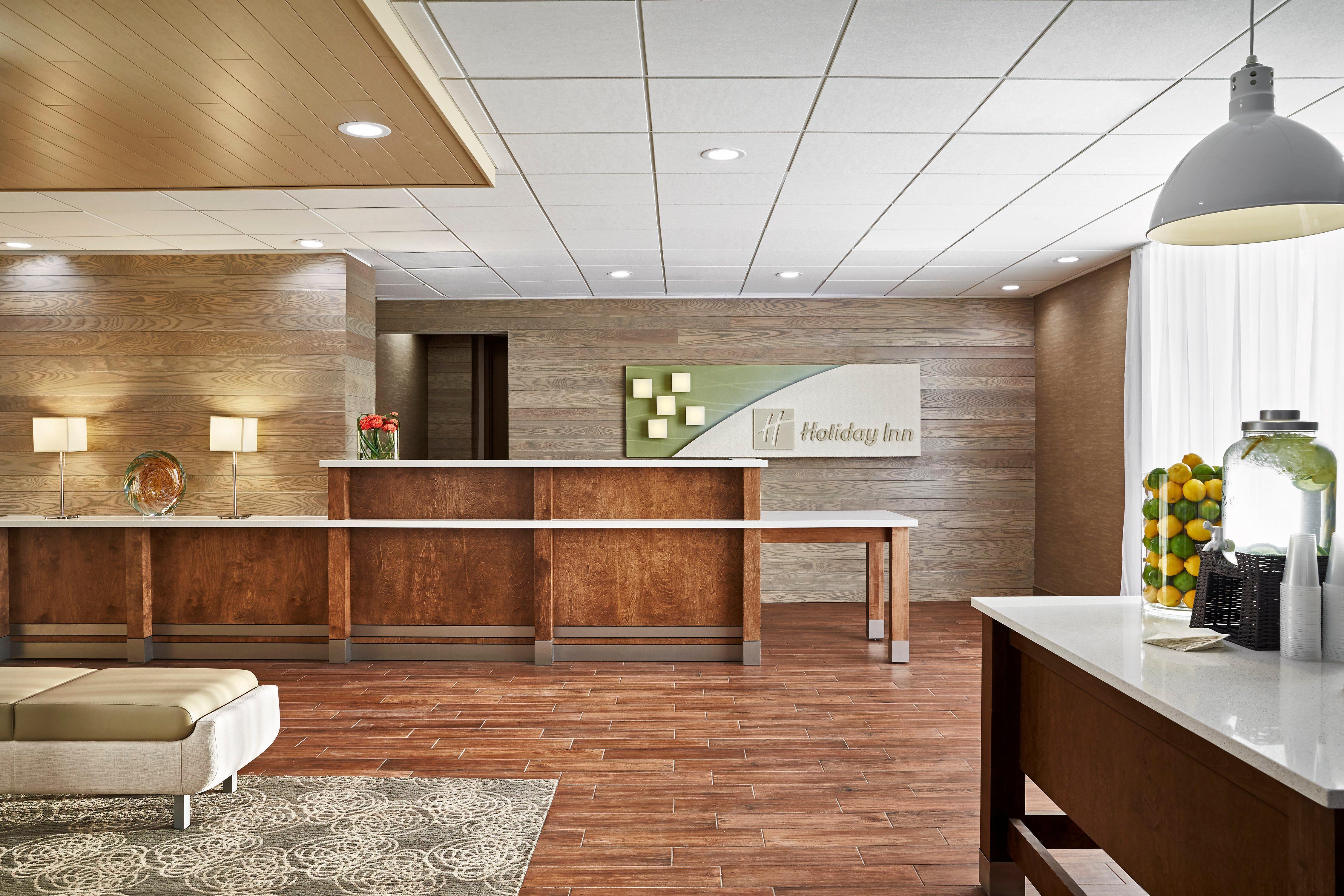 Holiday Inn Alexandria At Carlyle By Ihg Exterior foto